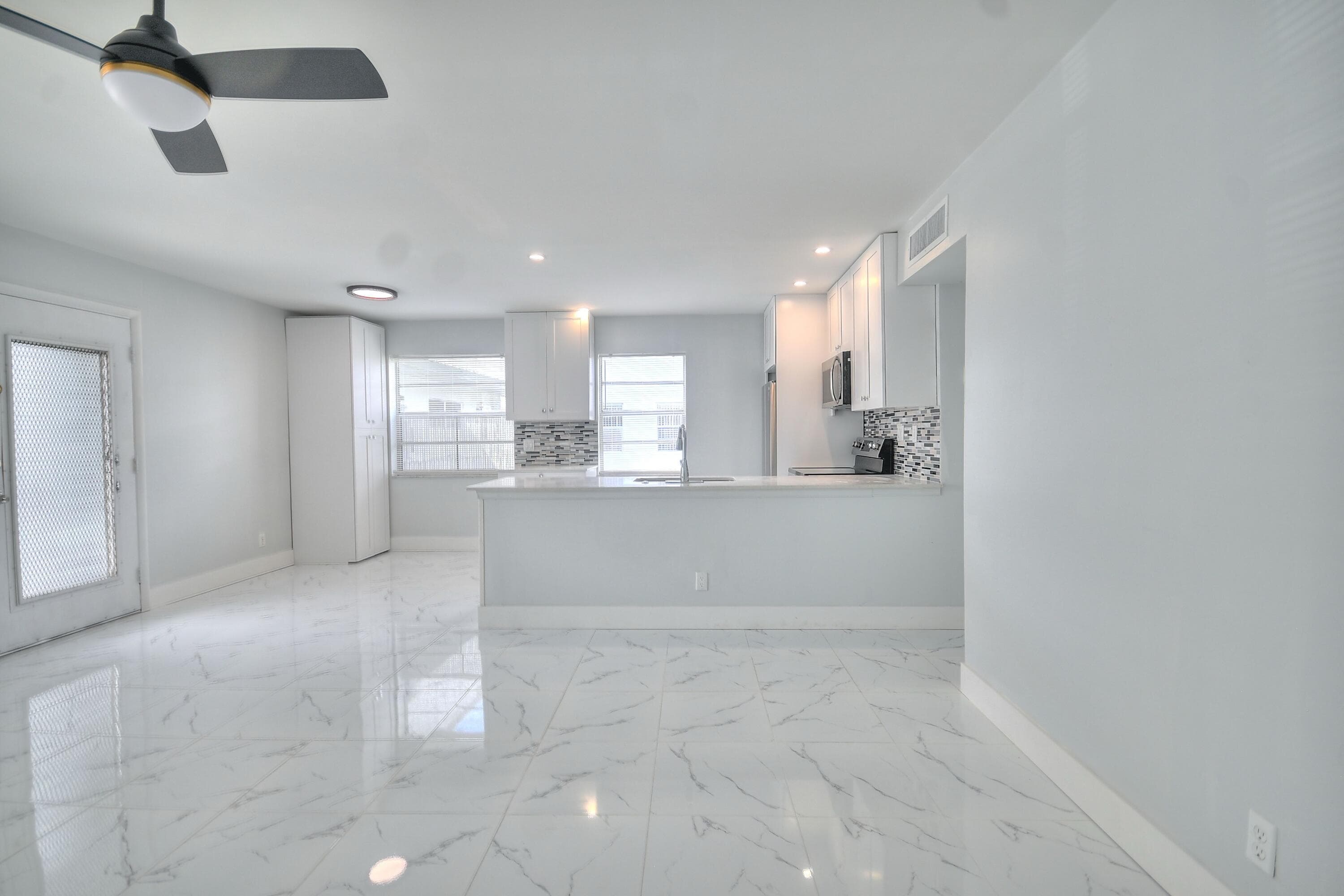 137 Normandy C 137, Delray Beach, FL 33484 — photo 4 of 17