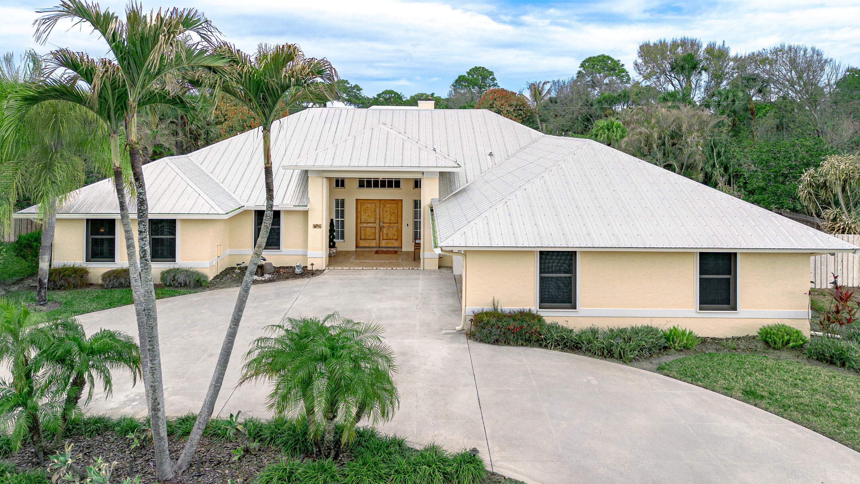 8571 SE Quail Ridge Way, Hobe Sound, FL 33455 — photo 1 of 21