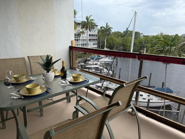 1319 E Hillsboro Boulevard 412, Deerfield Beach, FL 33441 — photo 4 of 47