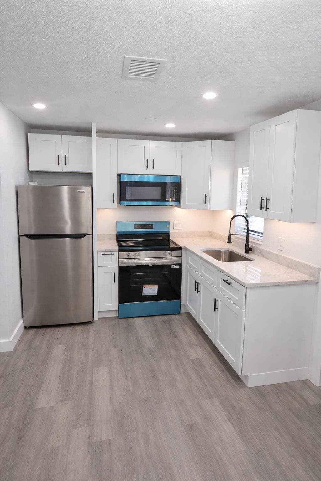 1412 9th Street, West Palm Beach, FL 33401 — photo 4 of 13