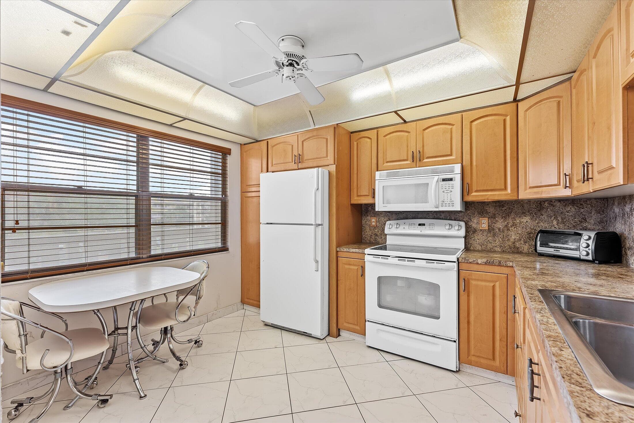2303 Lucaya Lane G3, Coconut Creek, FL 33066 — photo 8 of 26
