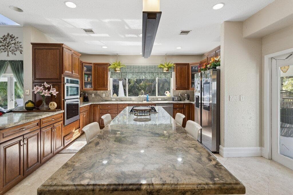 5521 SW 109th Avenue, Davie, FL 33328 — photo 10 of 57