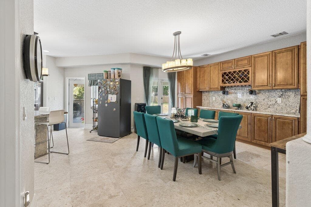 5521 SW 109th Avenue, Davie, FL 33328 — photo 6 of 57