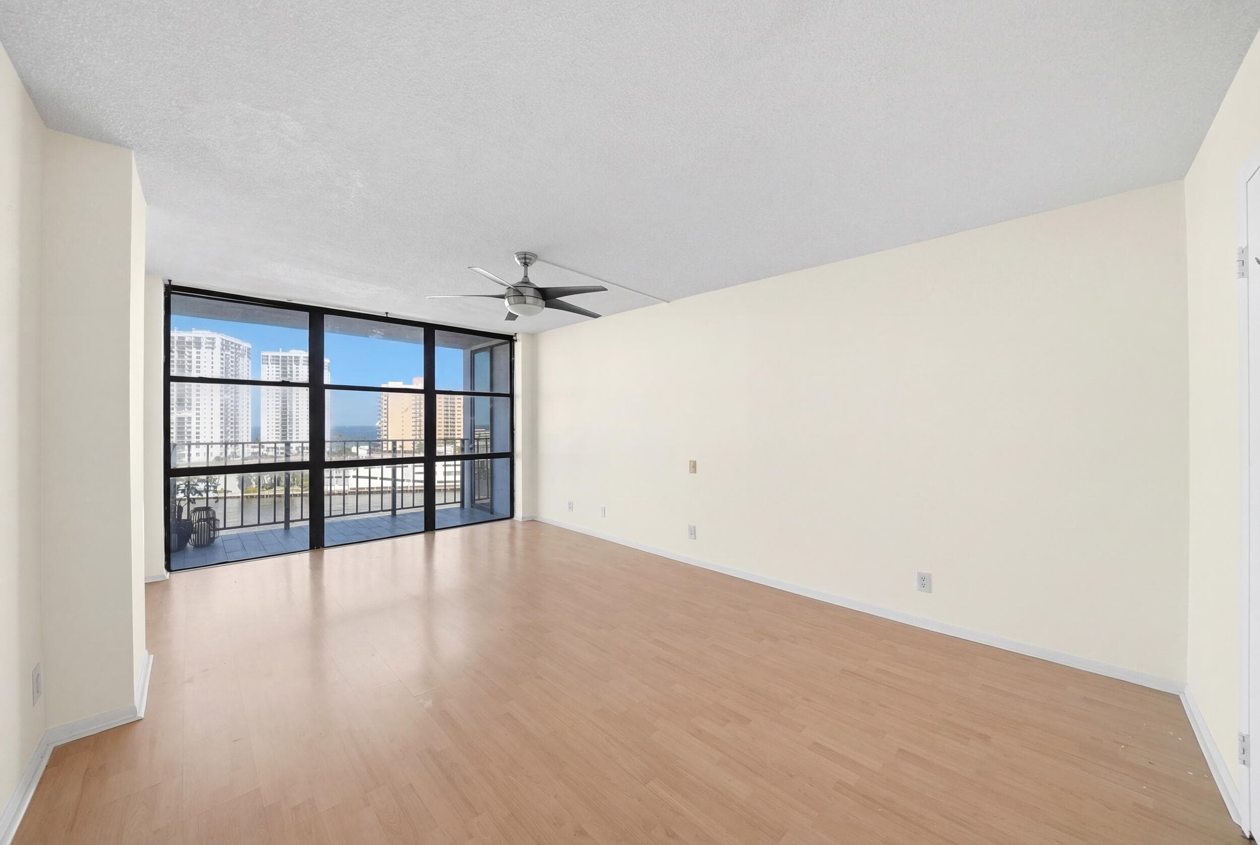 1000 Parkview Drive 1006, Hallandale Beach, FL 33009 — photo 12 of 19