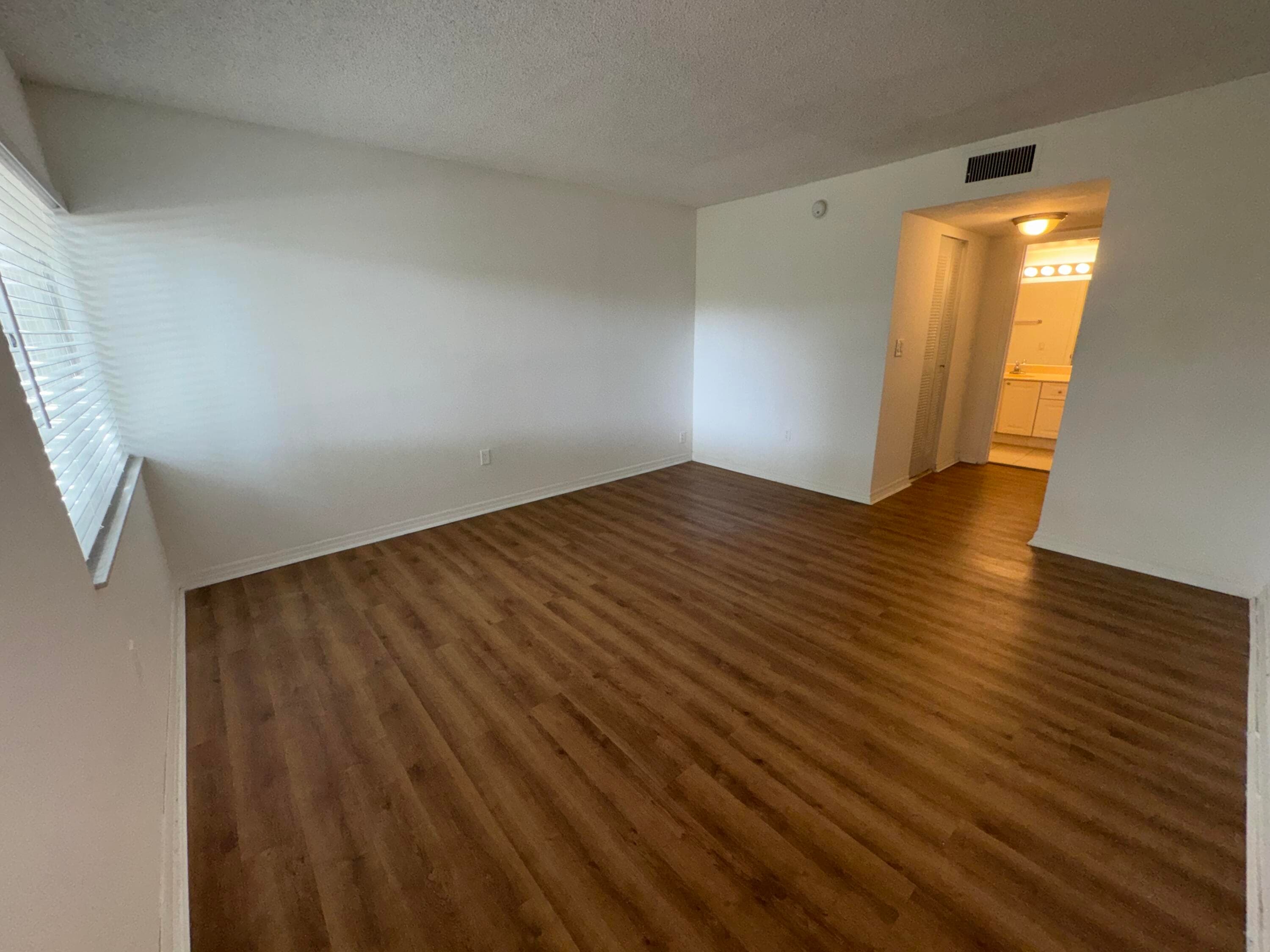 701 N Pine Island Road 105, Plantation, FL 33324 — photo 3 of 23