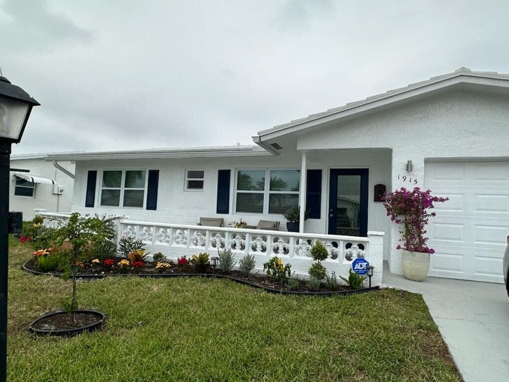 1915 SW 17th Avenue SW, Boynton Beach, FL 33426 — photo 2 of 19