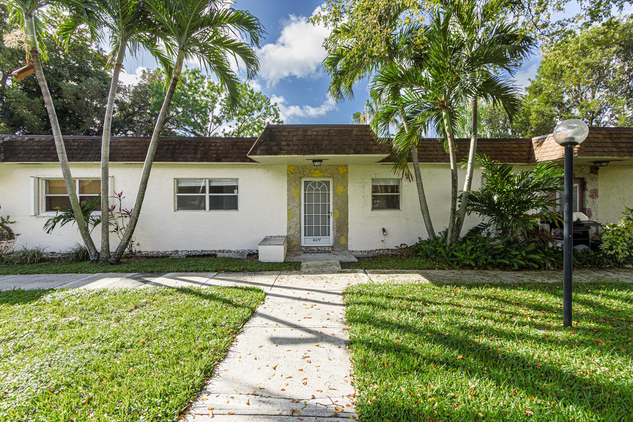 437 SW Natura Avenue F, Deerfield Beach, FL 33441 — photo 1 of 26