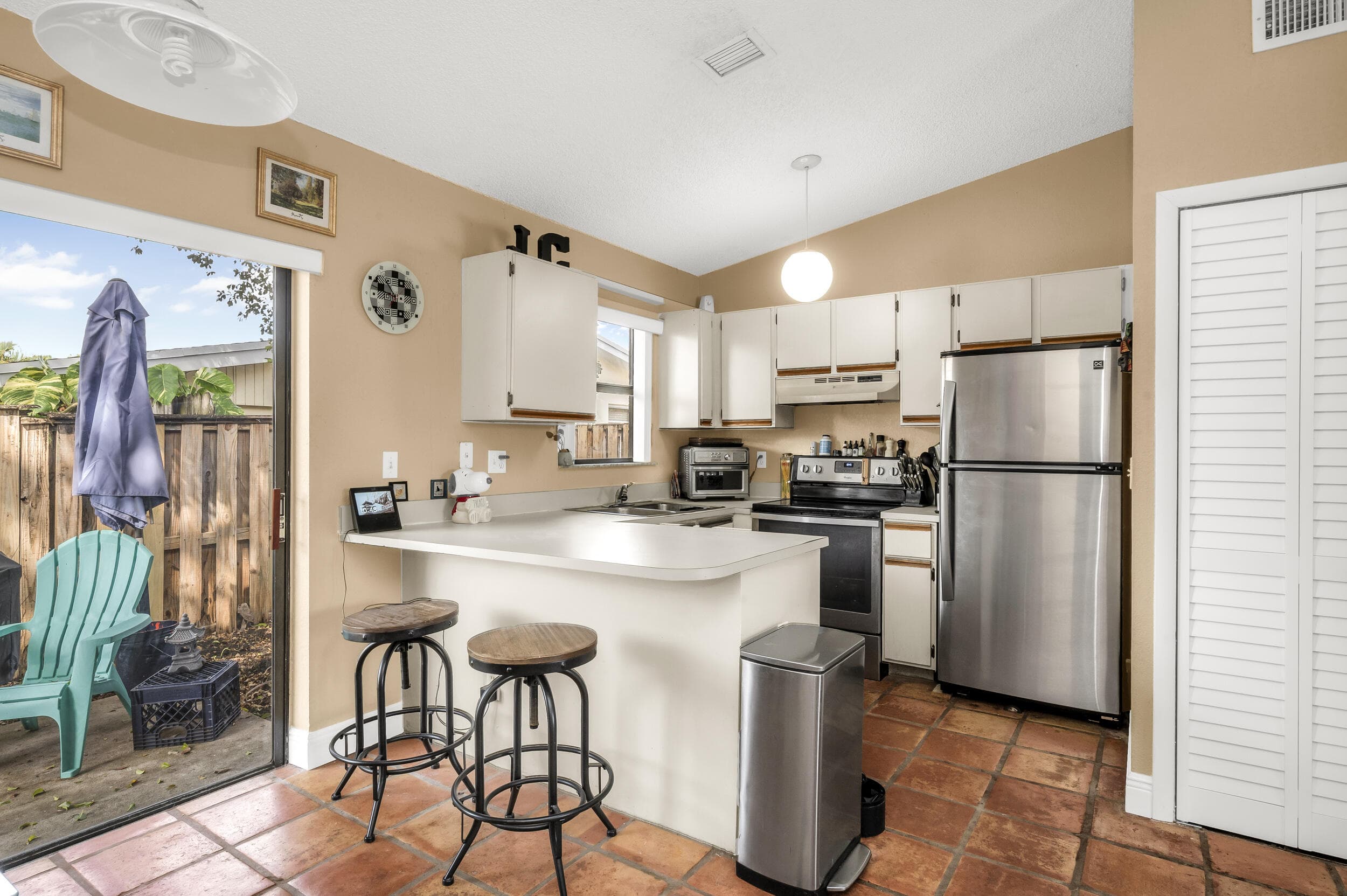 1010 NE 16th Street NE, Fort Lauderdale, FL 33304 — photo 10 of 28