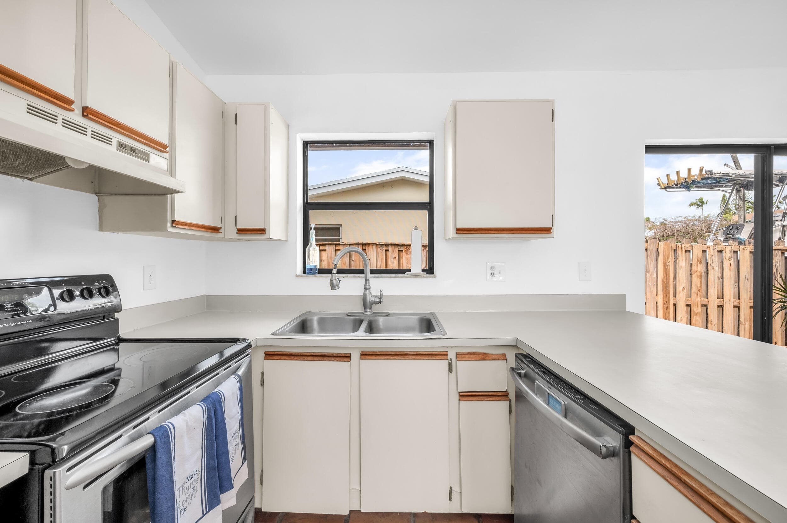 1010 NE 16th Street NE, Fort Lauderdale, FL 33304 — photo 12 of 28