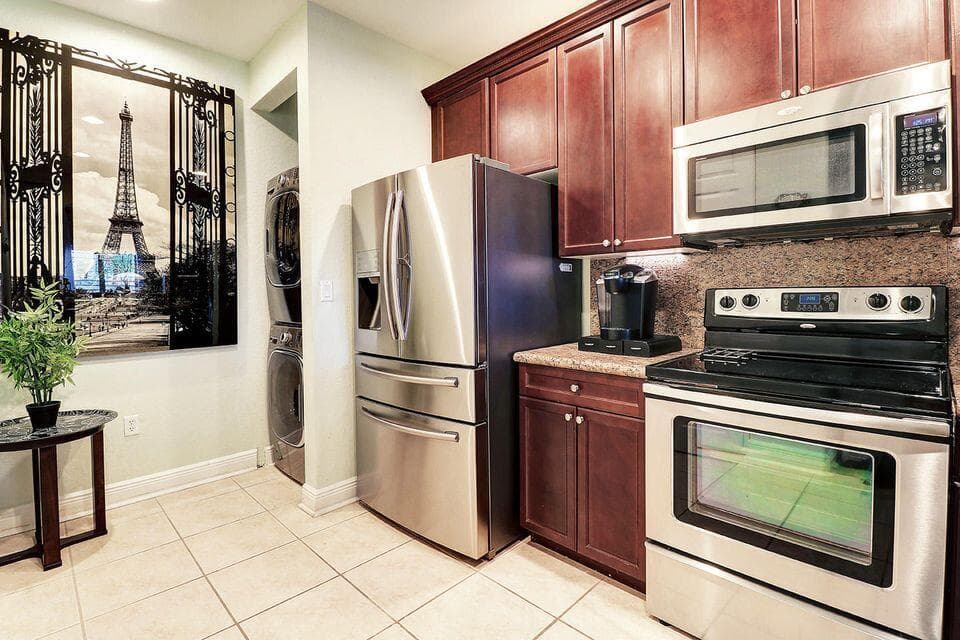 400 Lake Monterey Circle, Boynton Beach, FL 33426 — photo 9 of 37
