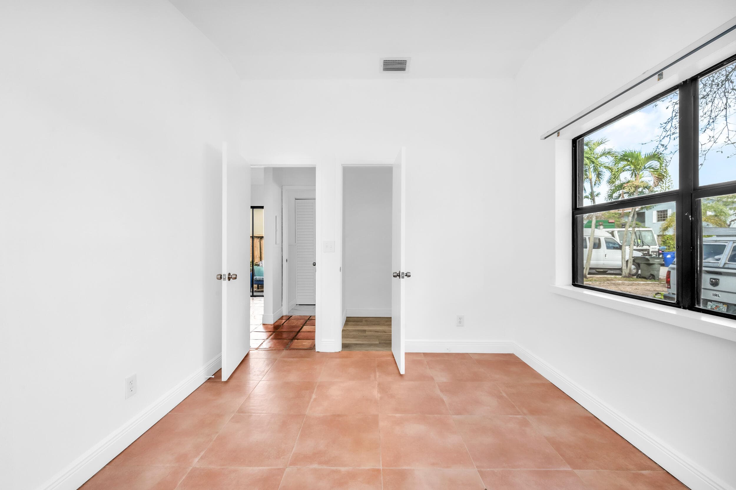 1010 NE 16th Street NE, Fort Lauderdale, FL 33304 — photo 23 of 28