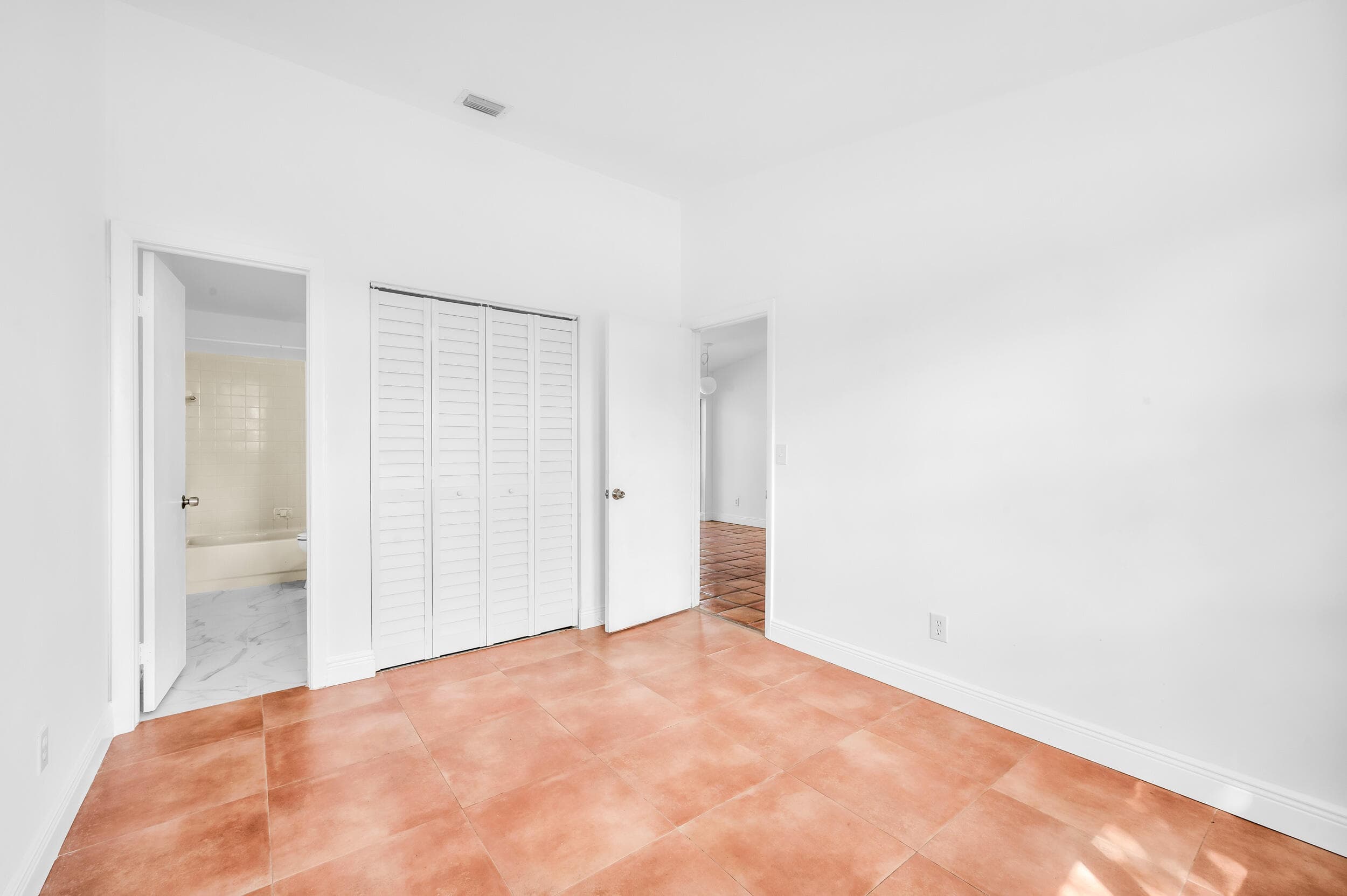 1010 NE 16th Street NE, Fort Lauderdale, FL 33304 — photo 24 of 28