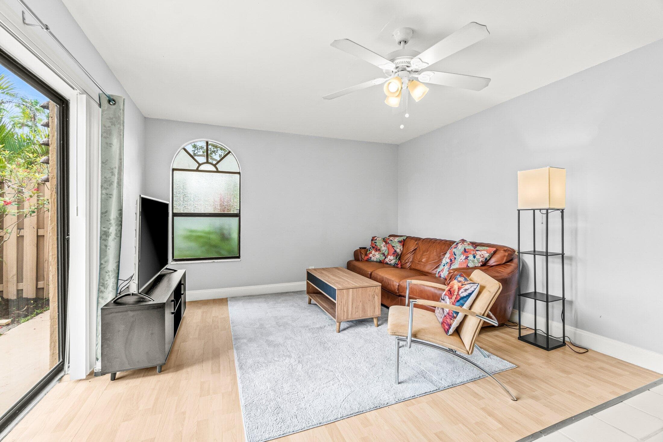 3900 Village Drive D, Delray Beach, FL 33445 — photo 11 of 43