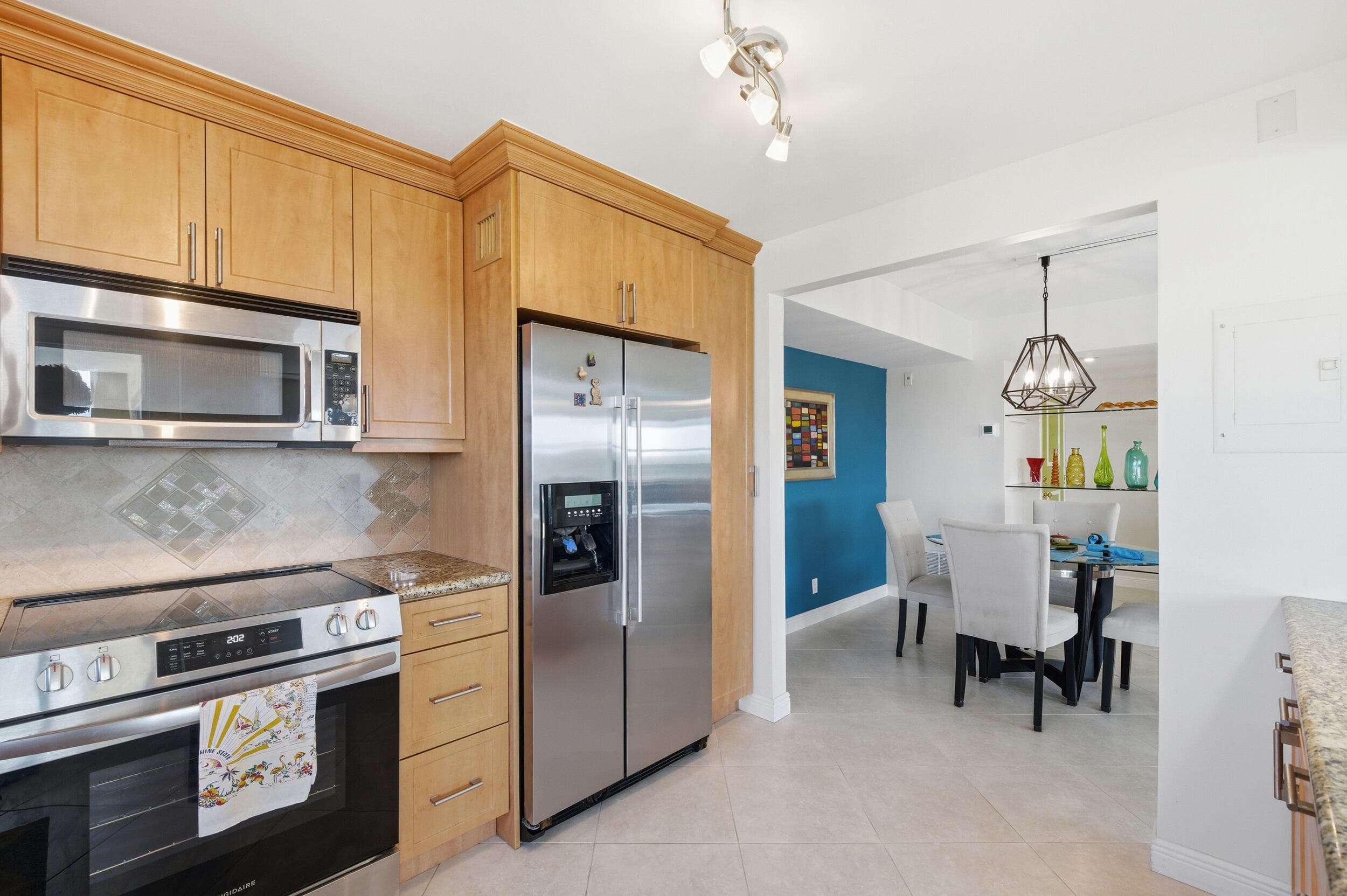 1200 Hibiscus Avenue 1101, Pompano Beach, FL 33062 — photo 14 of 58