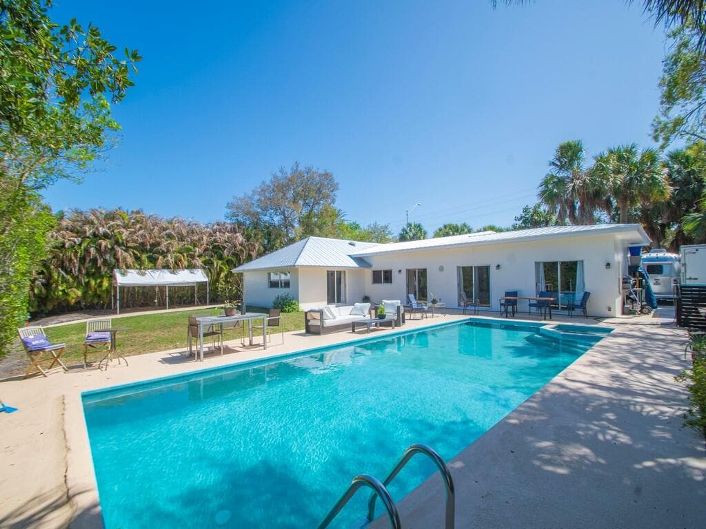 527 E Causeway Boulevard, Vero Beach, FL 32963 — photo 21 of 29