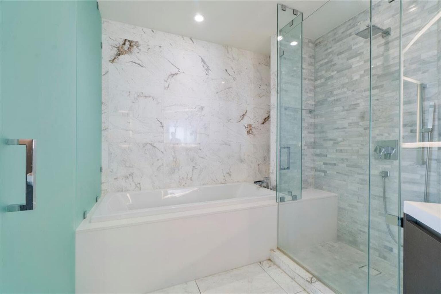 851 NE 1st Avenue 1510, Miami, FL 33130 — photo 11 of 44