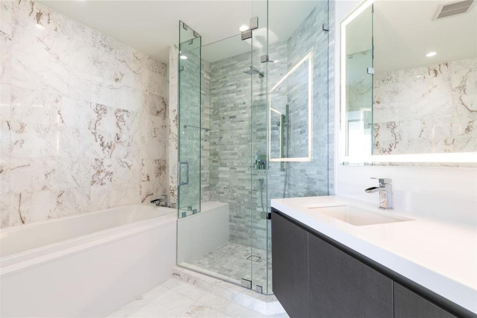 851 NE 1st Avenue 1510, Miami, FL 33130 — photo 10 of 44