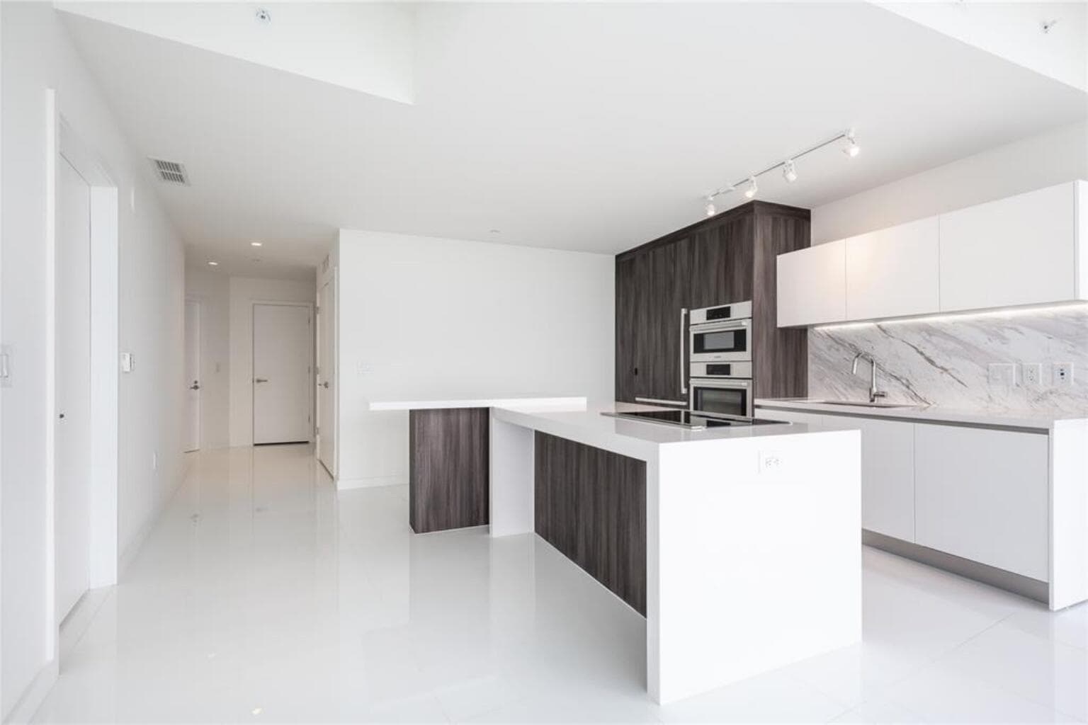 851 NE 1st Avenue 1510, Miami, FL 33130 — photo 4 of 44