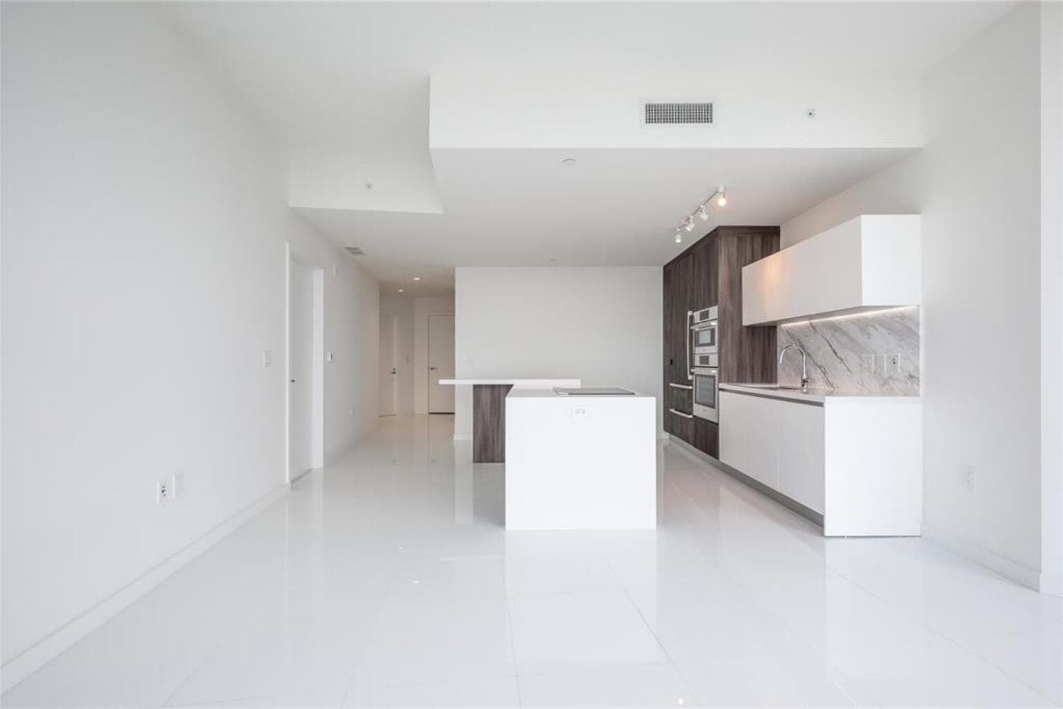 851 NE 1st Avenue 1510, Miami, FL 33130 — photo 3 of 44