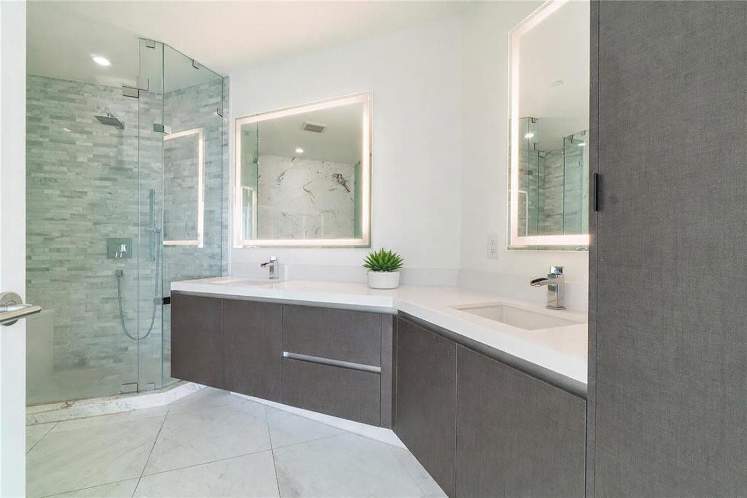 851 NE 1st Avenue 1510, Miami, FL 33130 — photo 9 of 44