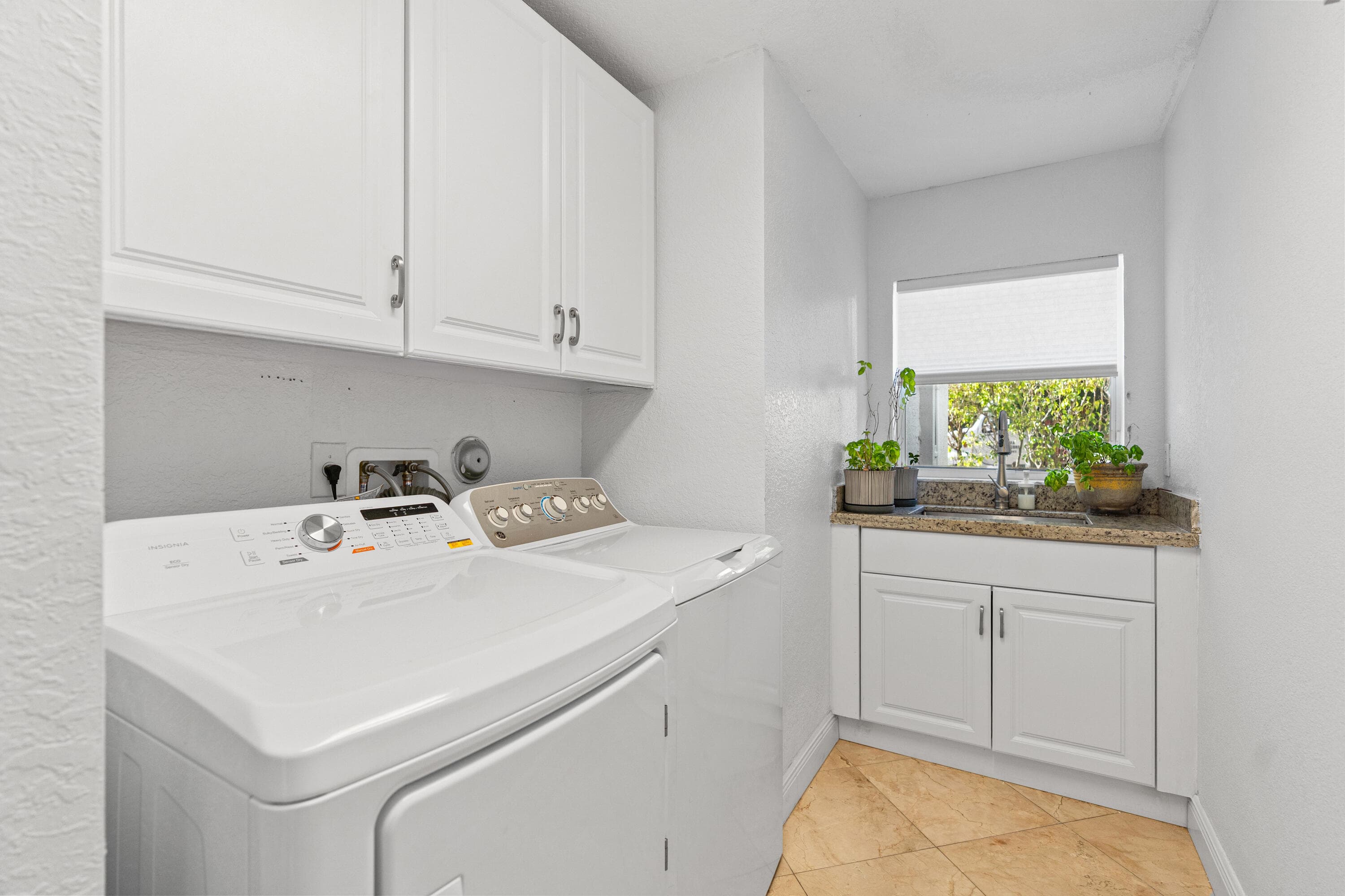 4918 SW 195th Ter, Miramar, FL 33029 — photo 25 of 93