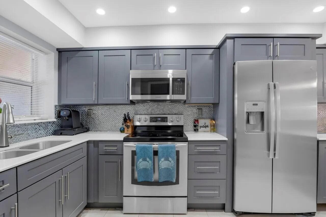 1839 SE 4th Street, Pompano Beach, FL 33060 — photo 1 of 11