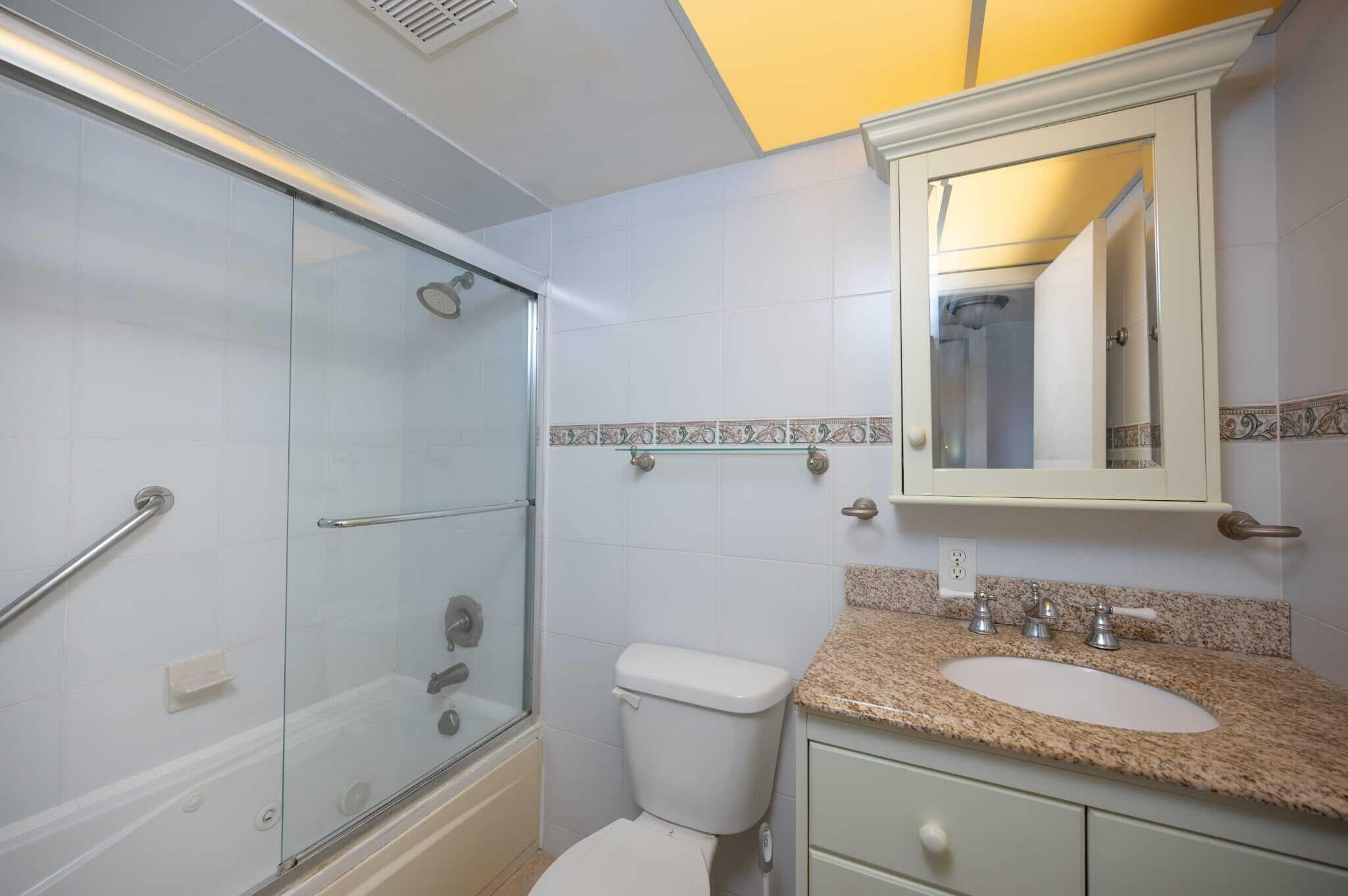 8861 Sunrise Lakes Boulevard Unit 301, Sunrise, FL 33322 — photo 7 of 17