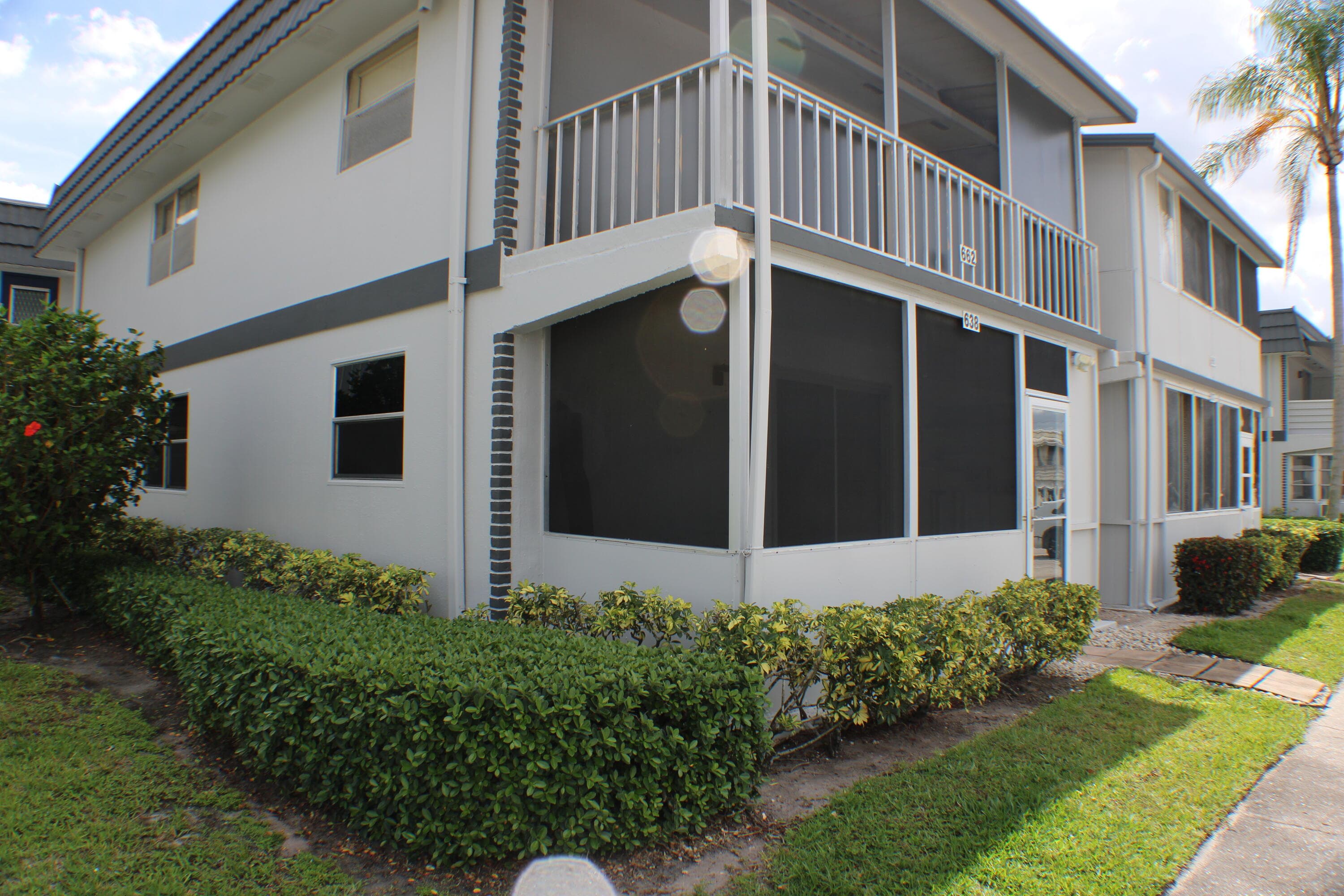 638 Saxony N, Delray Beach, FL 33446 — photo 4 of 10