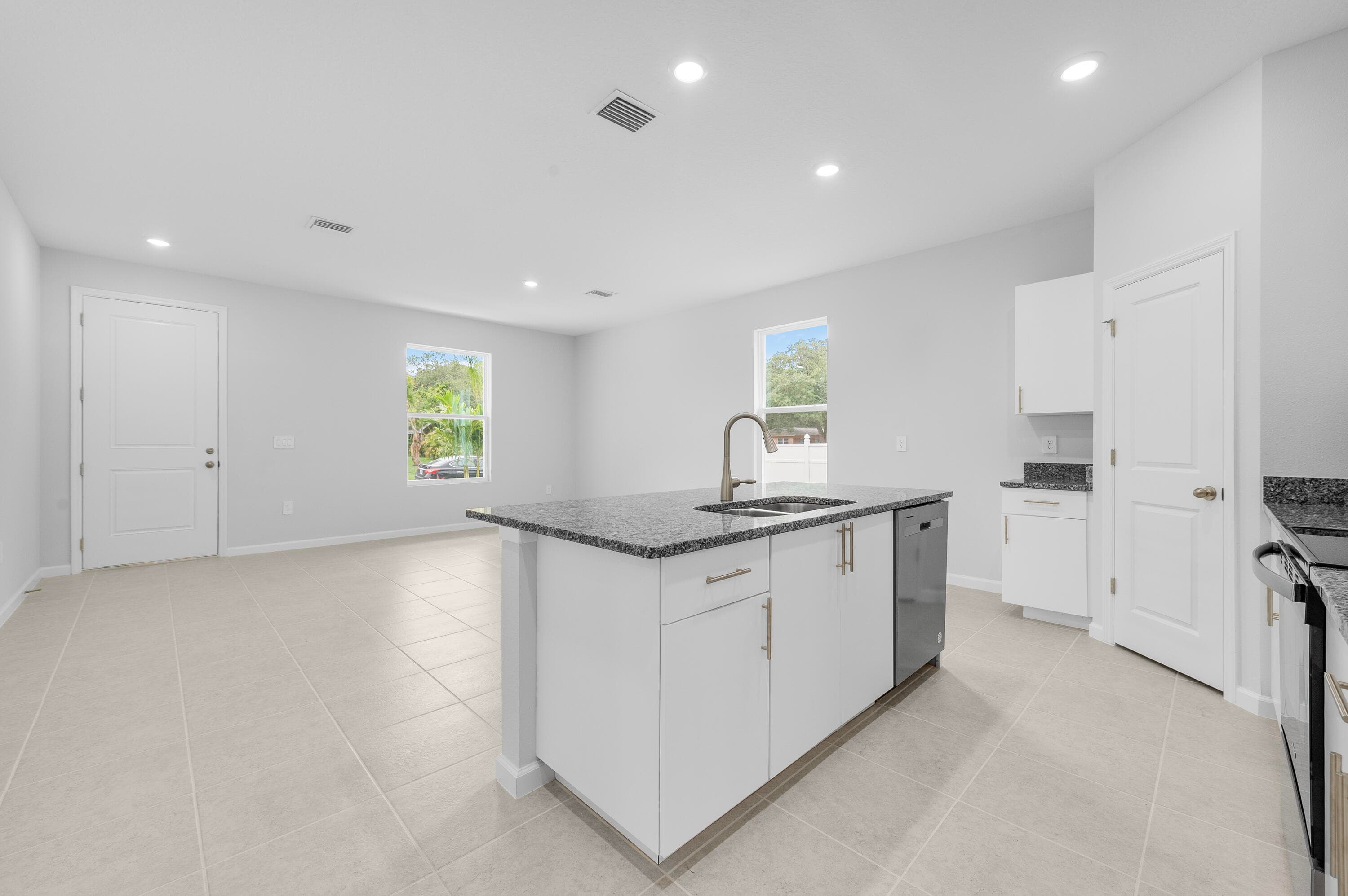 3344 N Park Drive, Fort Pierce, FL 34982 — photo 8 of 24