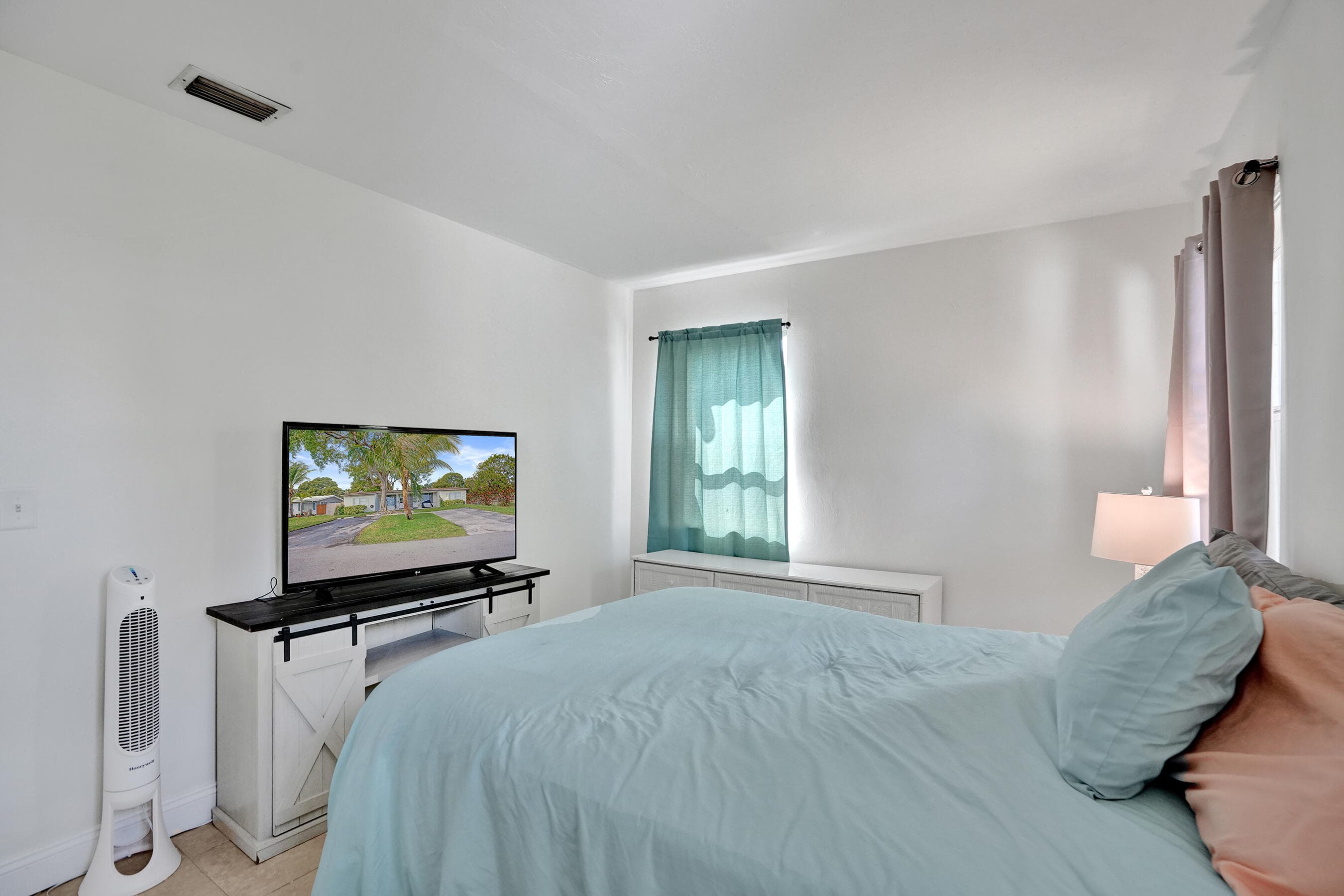 2461 NE 20th Avenue, Lighthouse Point, FL 33064 — photo 17 of 55