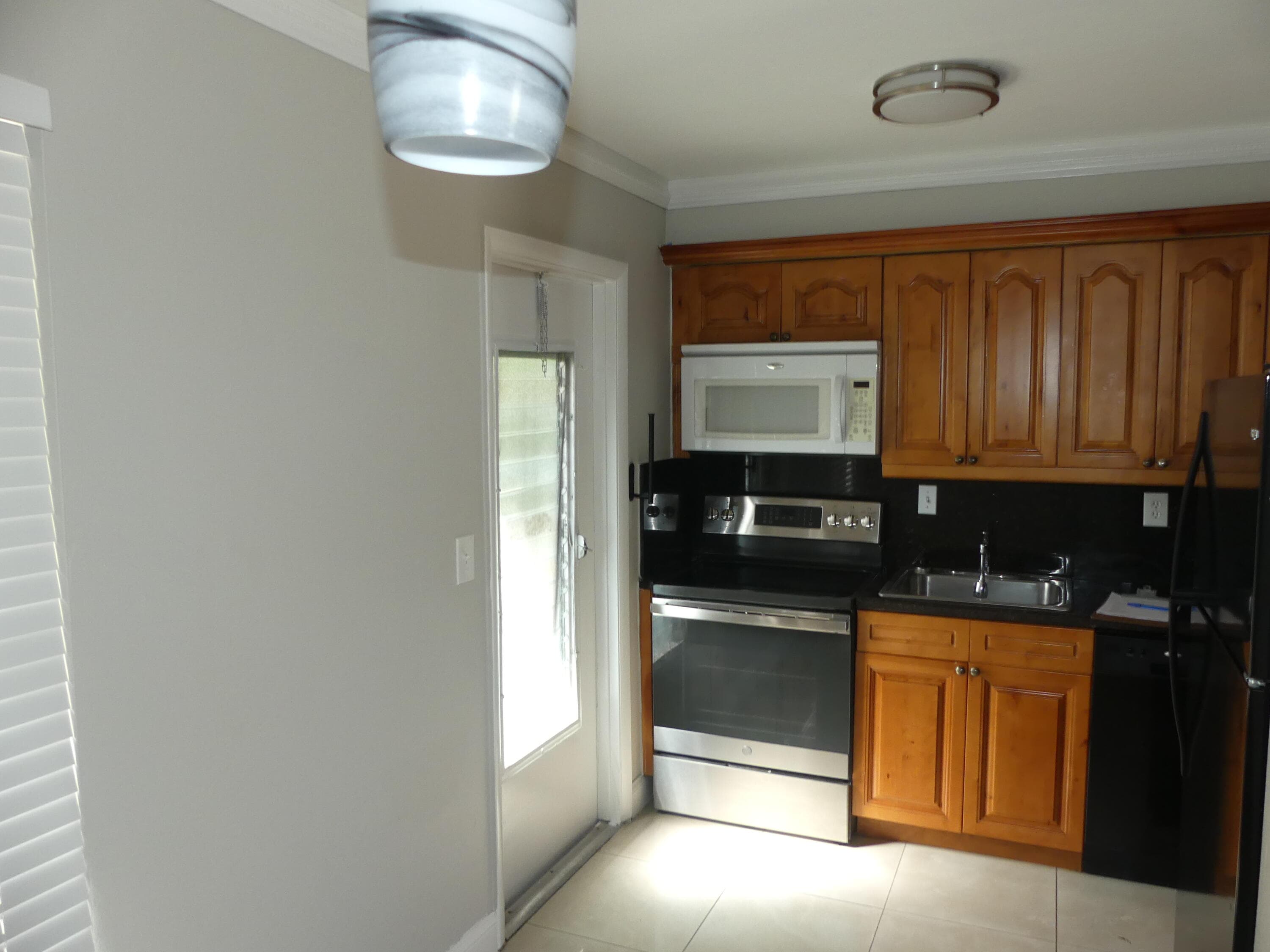 2247 Taylor Street 3, Hollywood, FL 33020 — photo 11 of 13