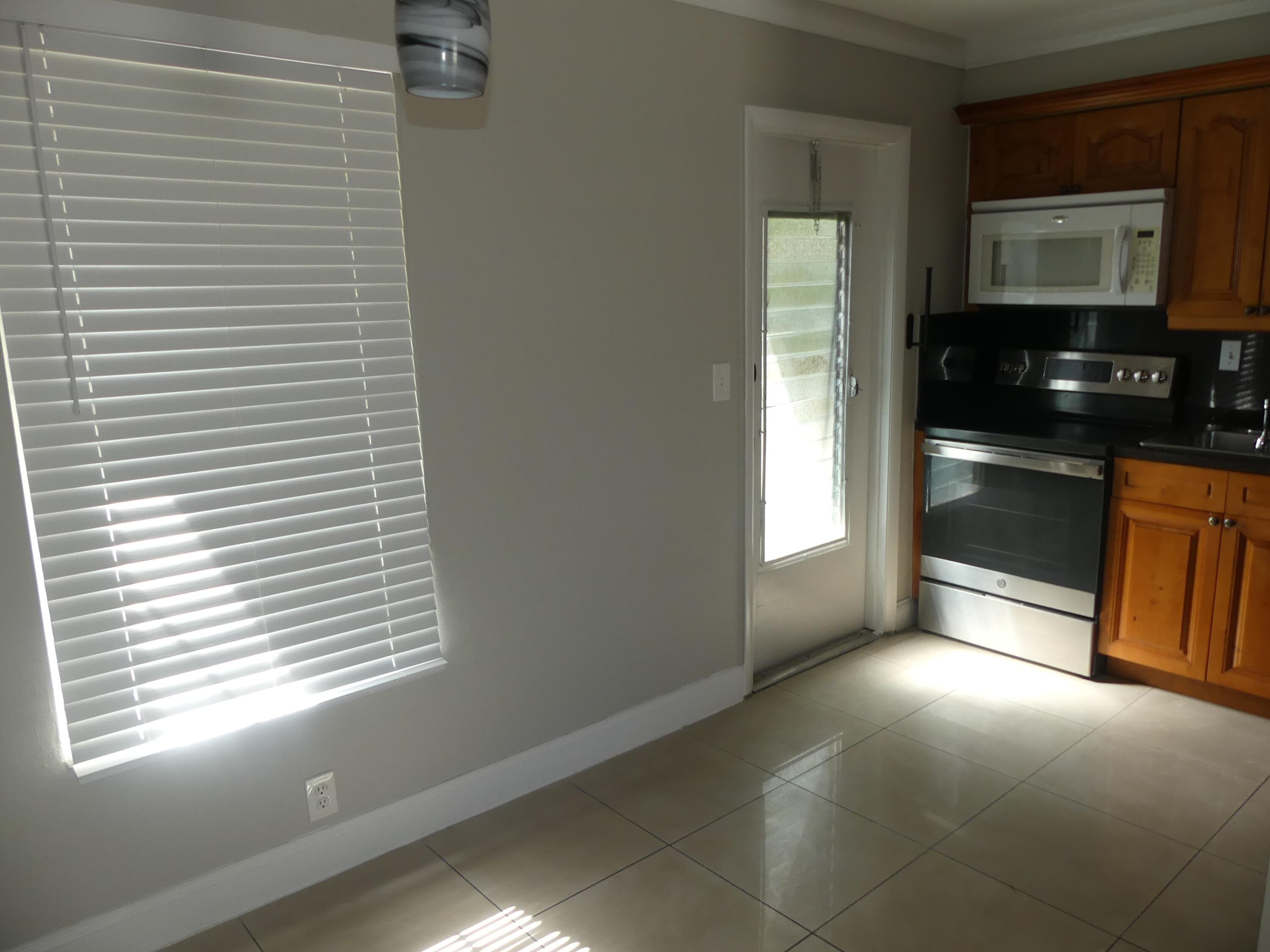 2247 Taylor Street 3, Hollywood, FL 33020 — photo 10 of 13