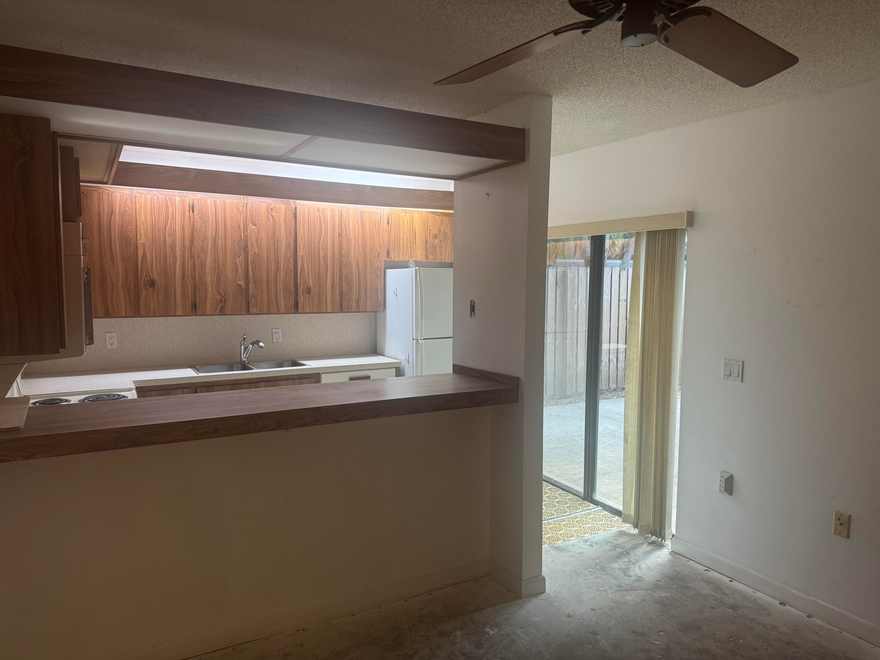 219 2nd Lane, Palm Beach Gardens, FL 33418 — photo 8 of 21