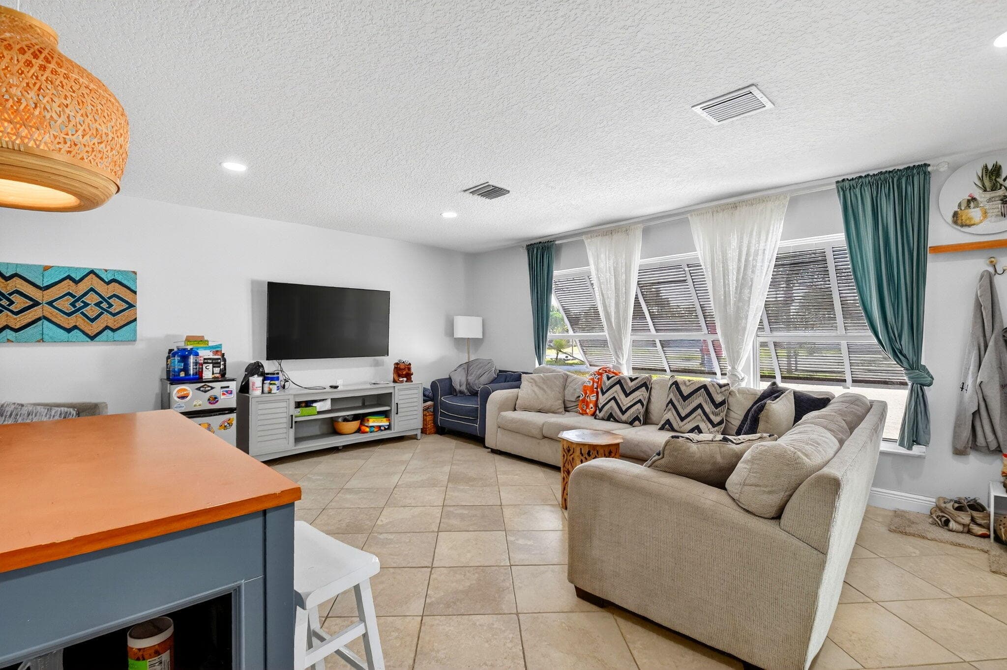 320 Riverdale Road, Palm Springs, FL 33461 — photo 11 of 44