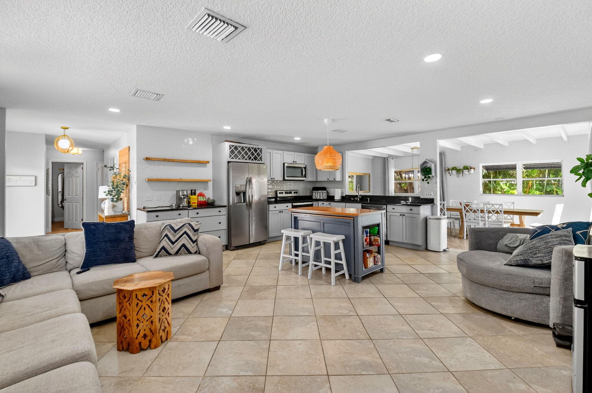 320 Riverdale Road, Palm Springs, FL 33461 — photo 12 of 44