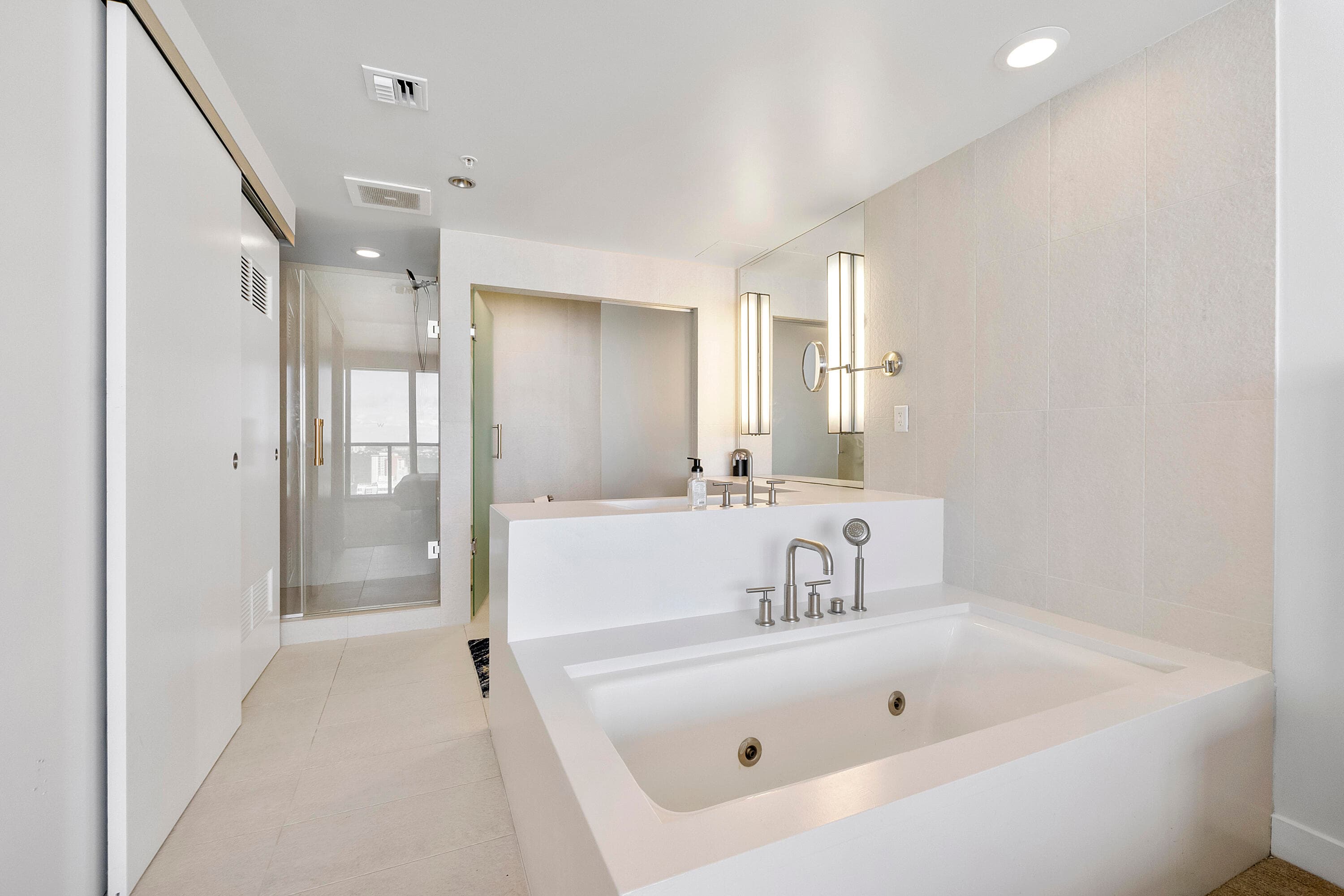 3101 Bayshore Drive 2406, Fort Lauderdale, FL 33304 — photo 19 of 30