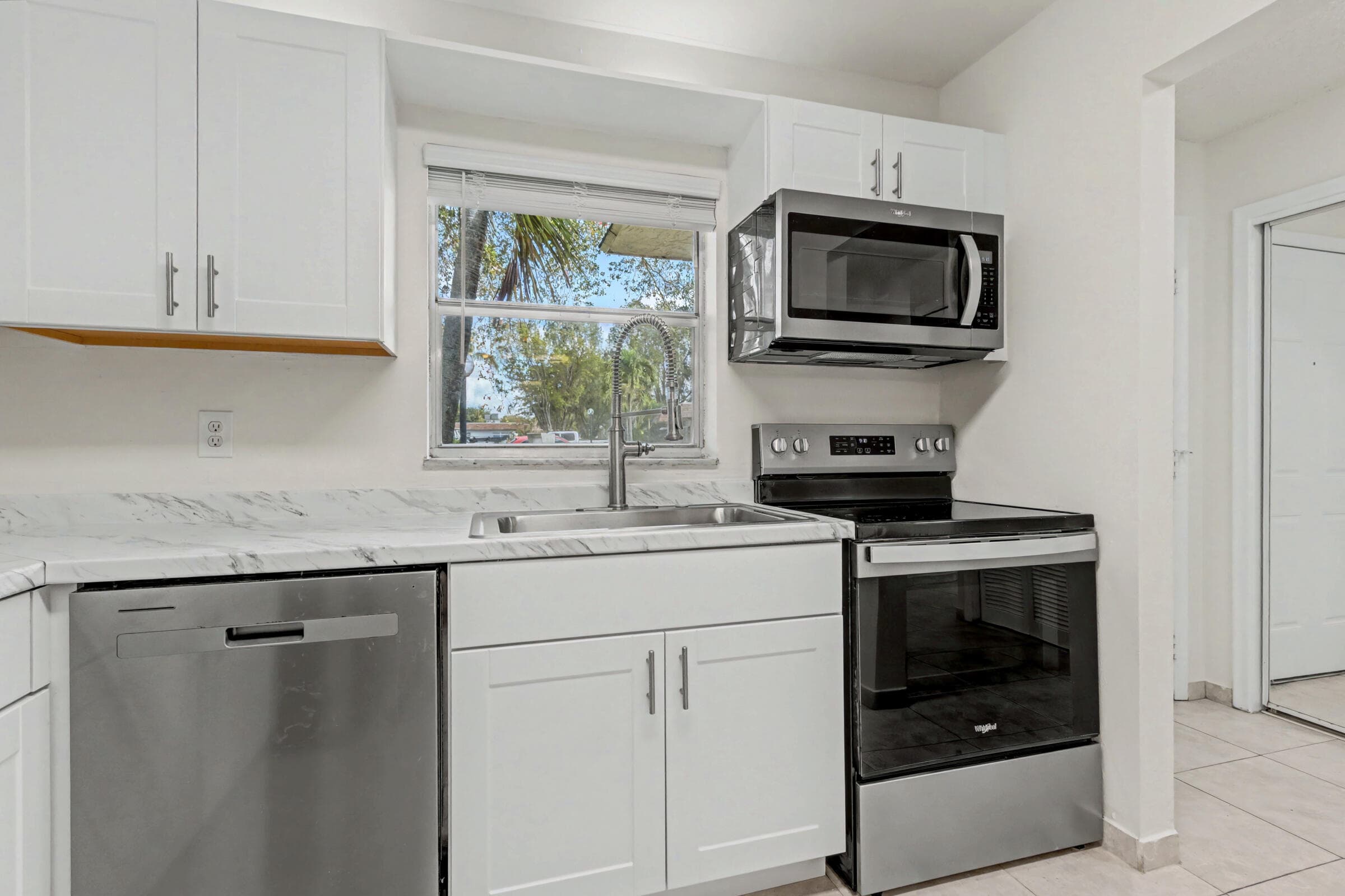 437 SW Natura Avenue F, Deerfield Beach, FL 33441 — photo 3 of 26