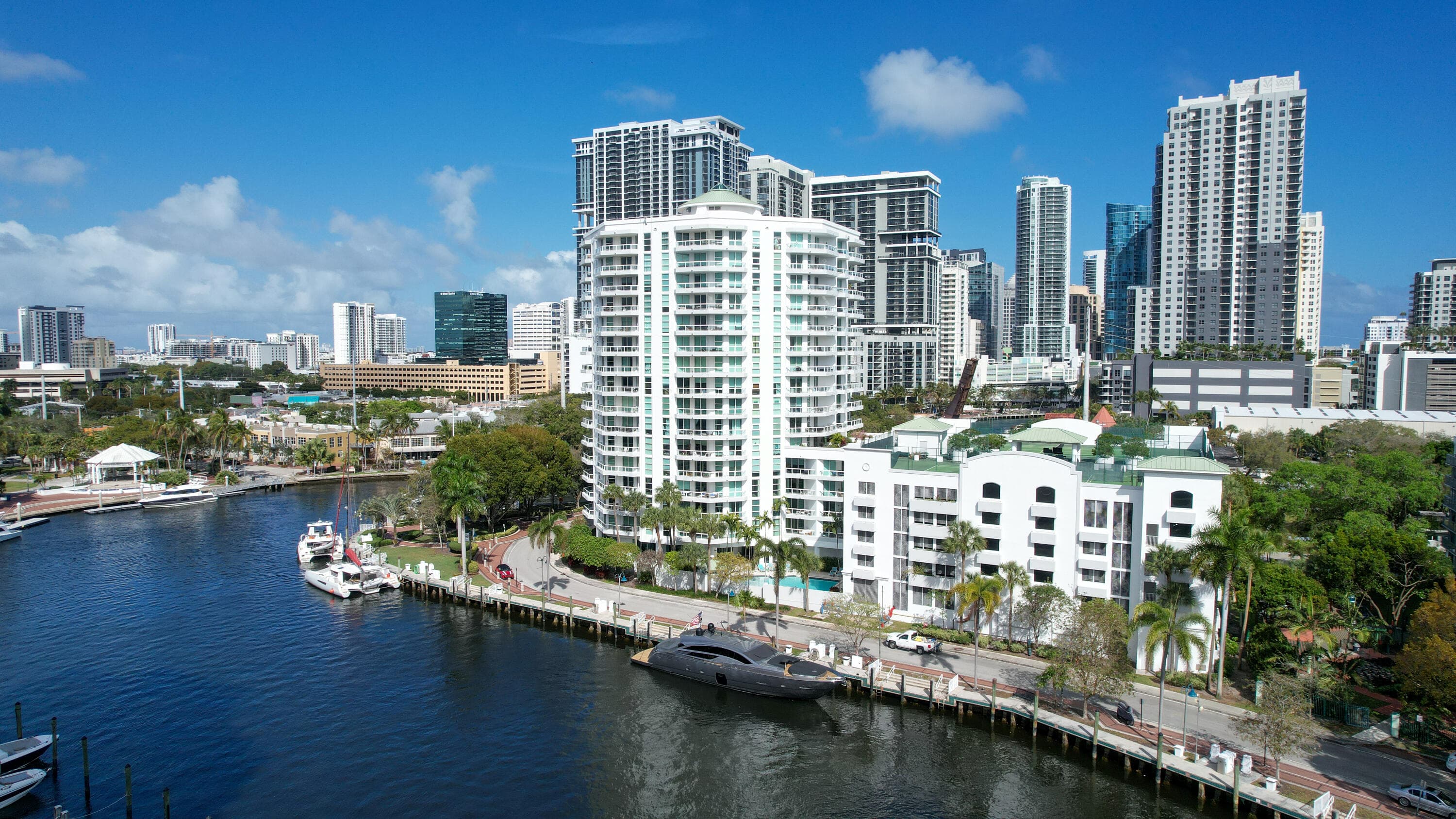 401 SW 4th Avenue 402, Fort Lauderdale, FL 33315 — photo 4 of 37