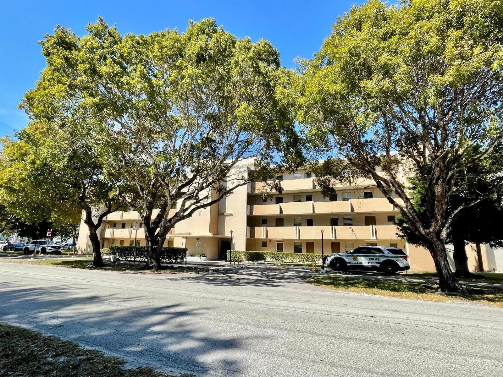 1401 NE 191st Street, Miami, FL 33179 — photo 20 of 31