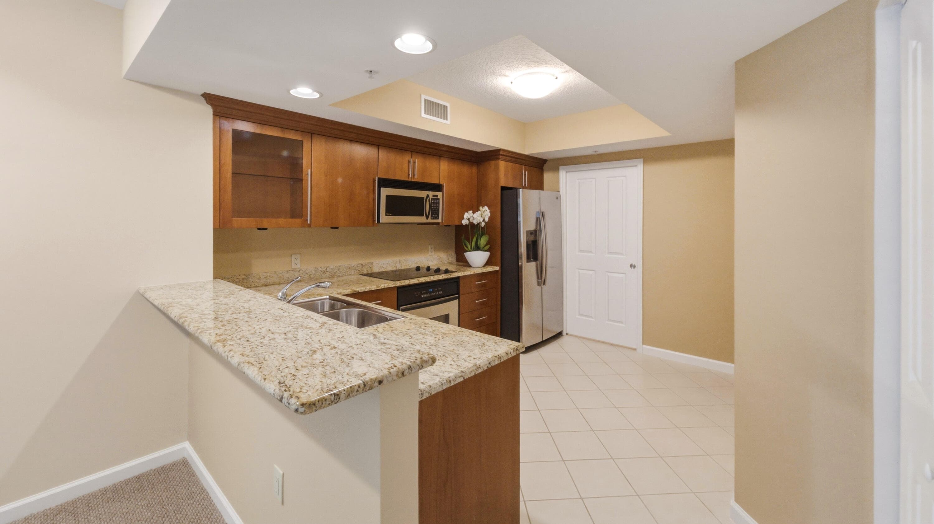 401 SW 4th Avenue 402, Fort Lauderdale, FL 33315 — photo 8 of 37