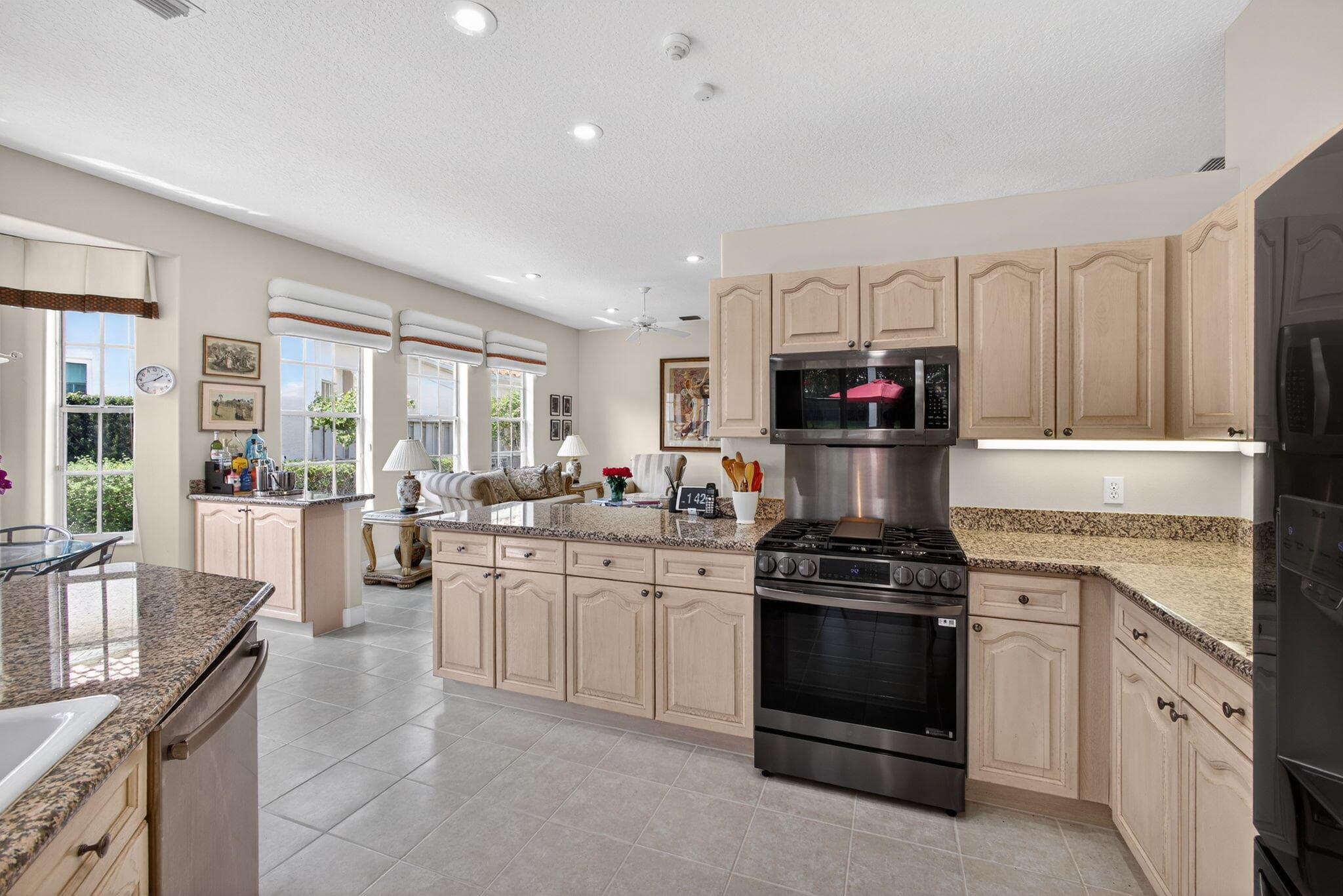 936 Augusta Pointe Drive, Palm Beach Gardens, FL 33418 — photo 47 of 107