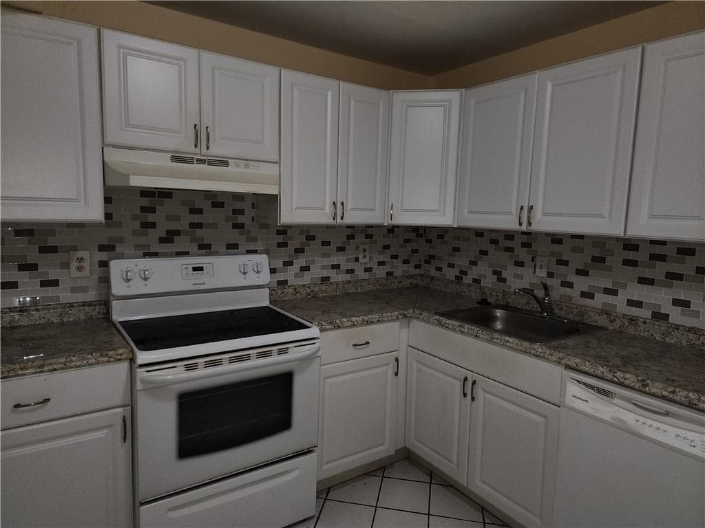 7001 Environ Boulevard 604, Lauderhill, FL 33319 — photo 2 of 9
