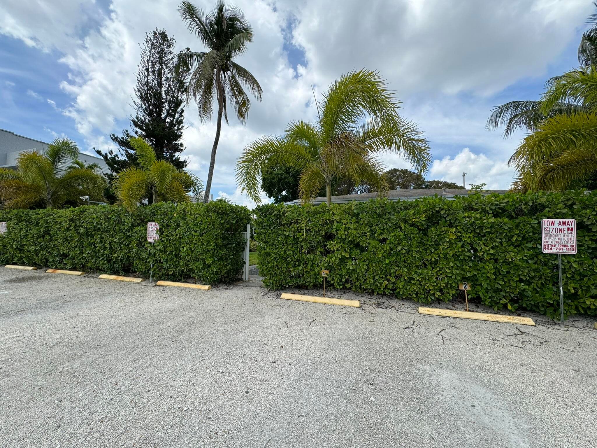 625 NE 14th Avenue 1, Fort Lauderdale, FL 33304 — photo 1 of 18
