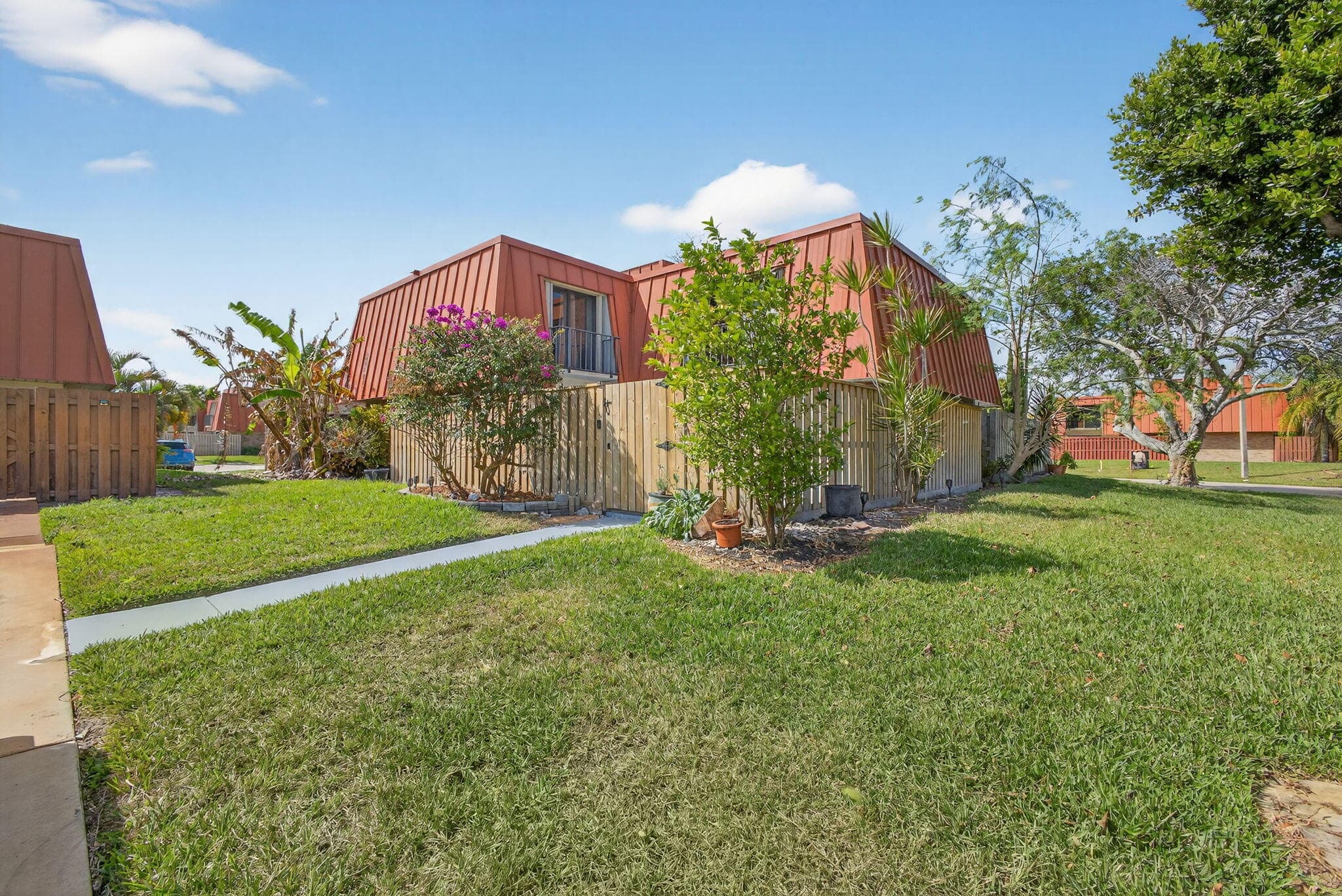 3332 N Meridian Way N B, Palm Beach Gardens, FL 33410 — photo 1 of 24