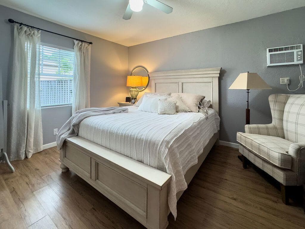 902 NE 34th Street, Oakland Park, FL 33334 — photo 5 of 64