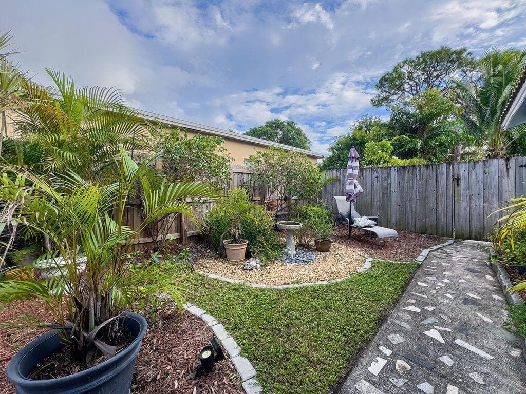 902 NE 34th Street, Oakland Park, FL 33334 — photo 10 of 64
