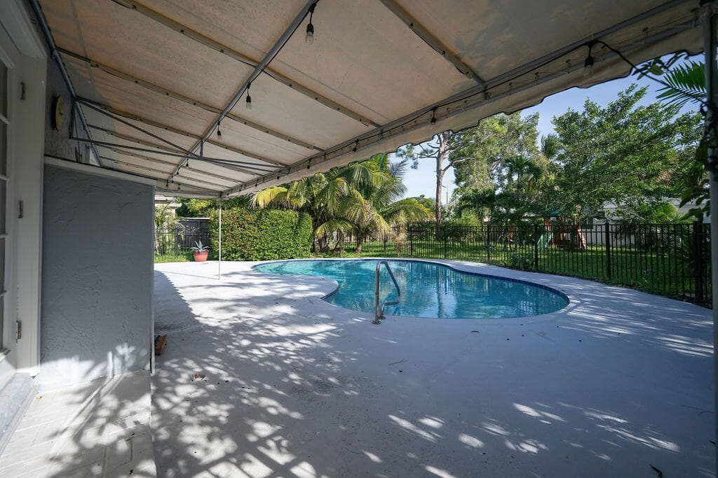 902 NE 34th Street, Oakland Park, FL 33334 — photo 19 of 64