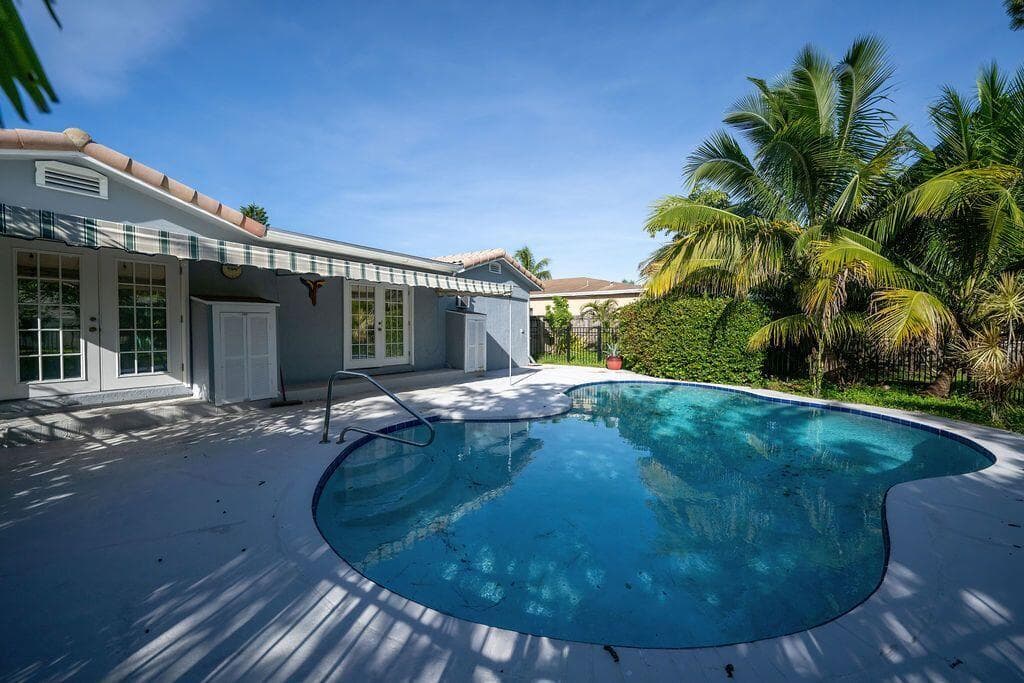 902 NE 34th Street, Oakland Park, FL 33334 — photo 22 of 64