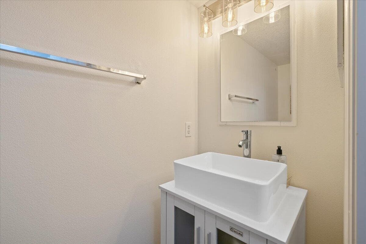 6052 Ridge Lake Circle, Vero Beach, FL 32967 — photo 12 of 57