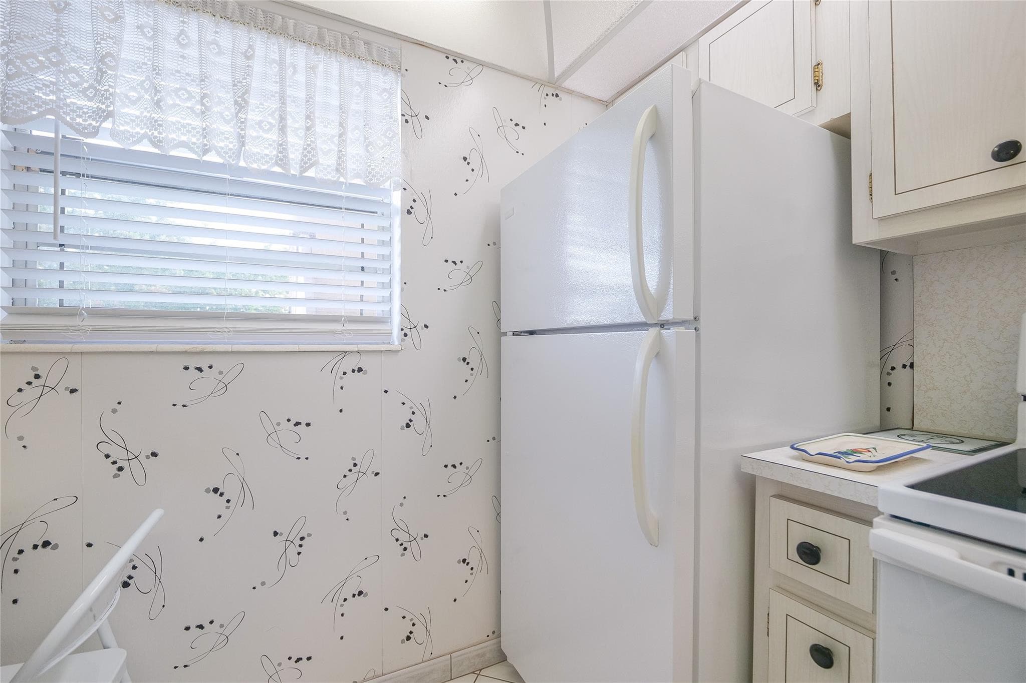 3431 NW 50th Avenue 213, Lauderdale Lakes, FL 33319 — photo 14 of 47